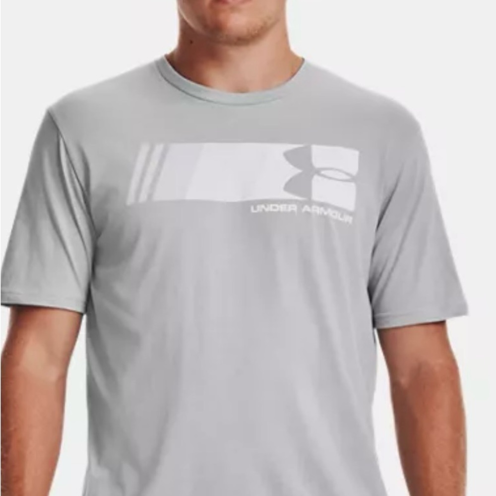 Under Armour T-shirt